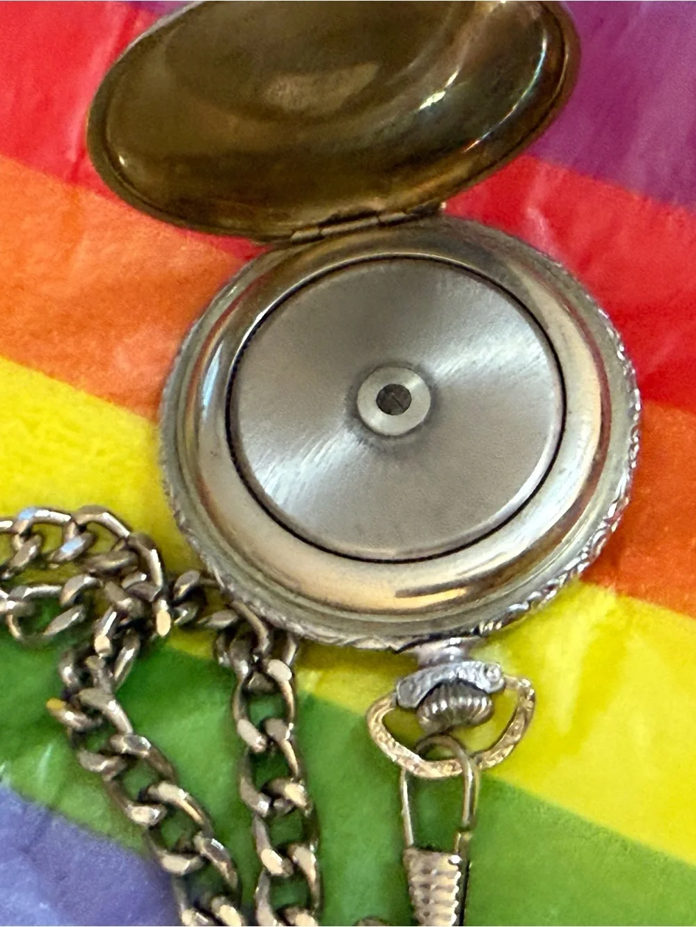 Antique Windsor Elegant Pocket Watch with chain works not waterproof